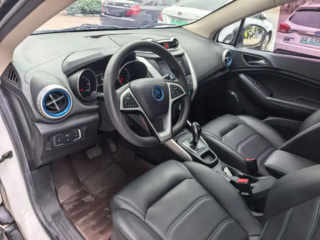 BYD Yuan EV — миниатюра 6