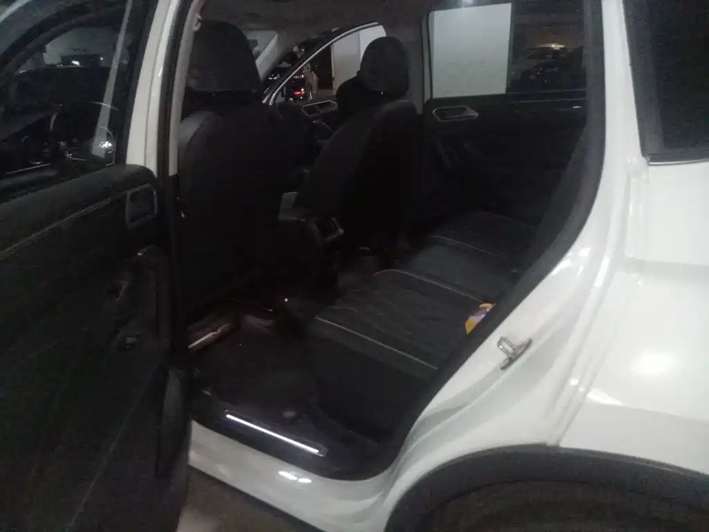 Volkswagen Tiguan L — миниатюра 15