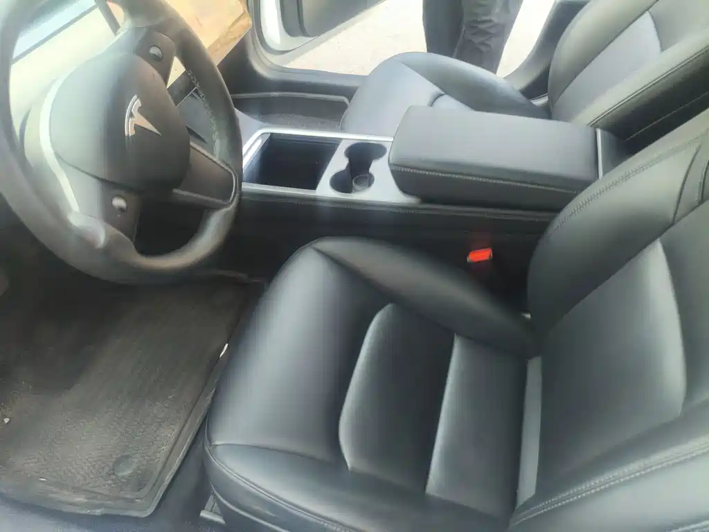 Tesla Model 3 — миниатюра 6