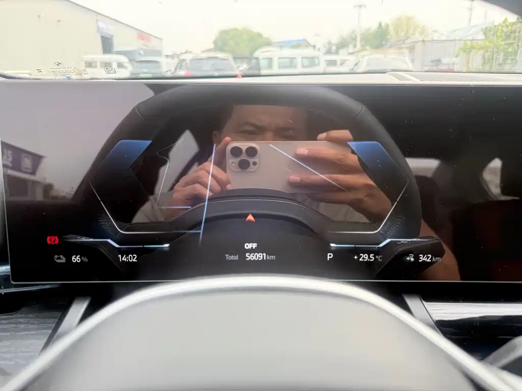 BMW i5 — миниатюра 11