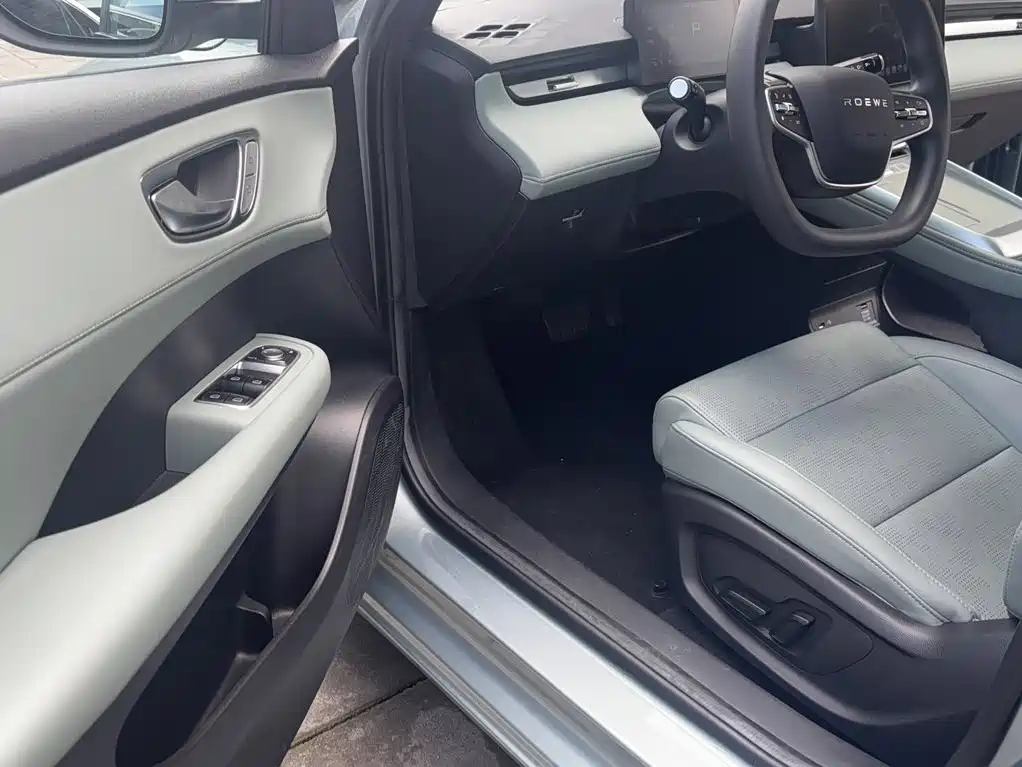 Roewe Young Wai D6 — миниатюра 5