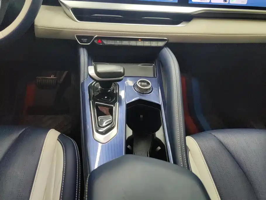 Geely Xingyue L — миниатюра 16
