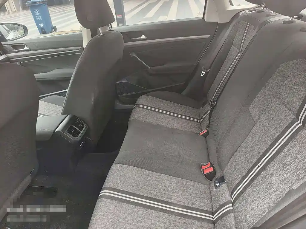 Volkswagen Lavida — миниатюра 6