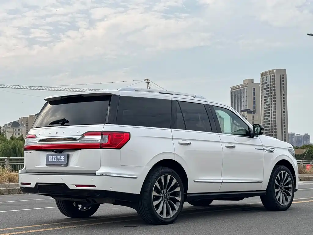 Lincoln Navigator — миниатюра 10