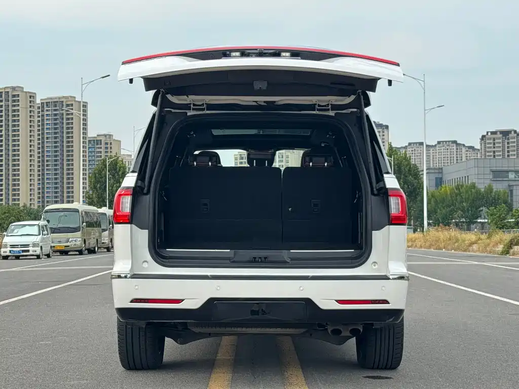 Lincoln Navigator — миниатюра 11