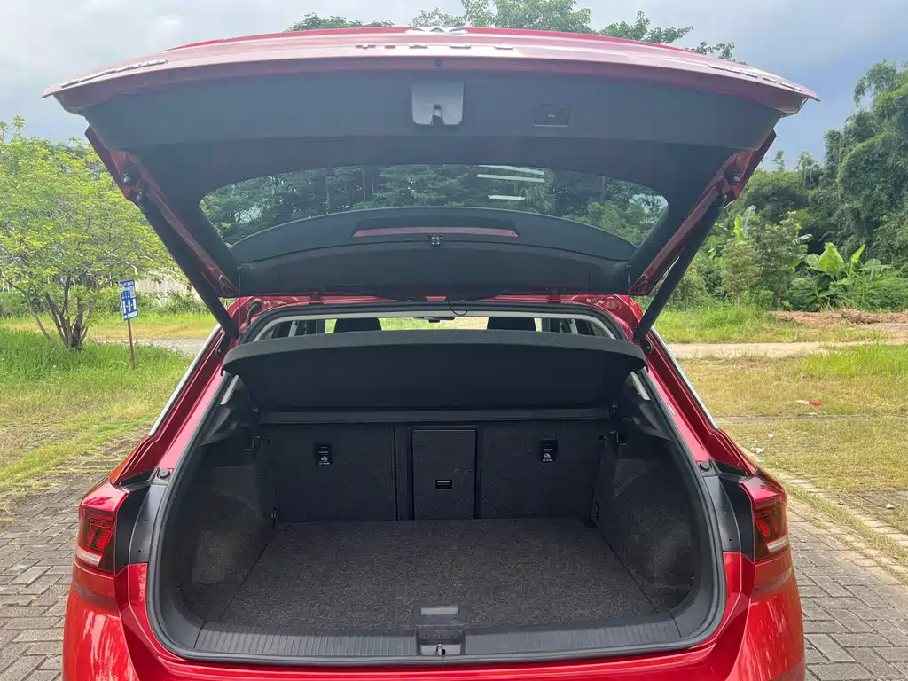 Volkswagen T-Roc — миниатюра 20