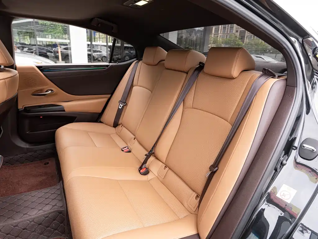 Lexus ES — миниатюра 12