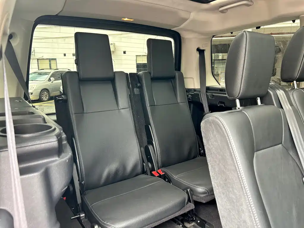 Land Rover Discovery — миниатюра 32