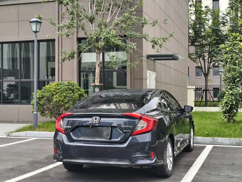 Honda Civic — миниатюра 7