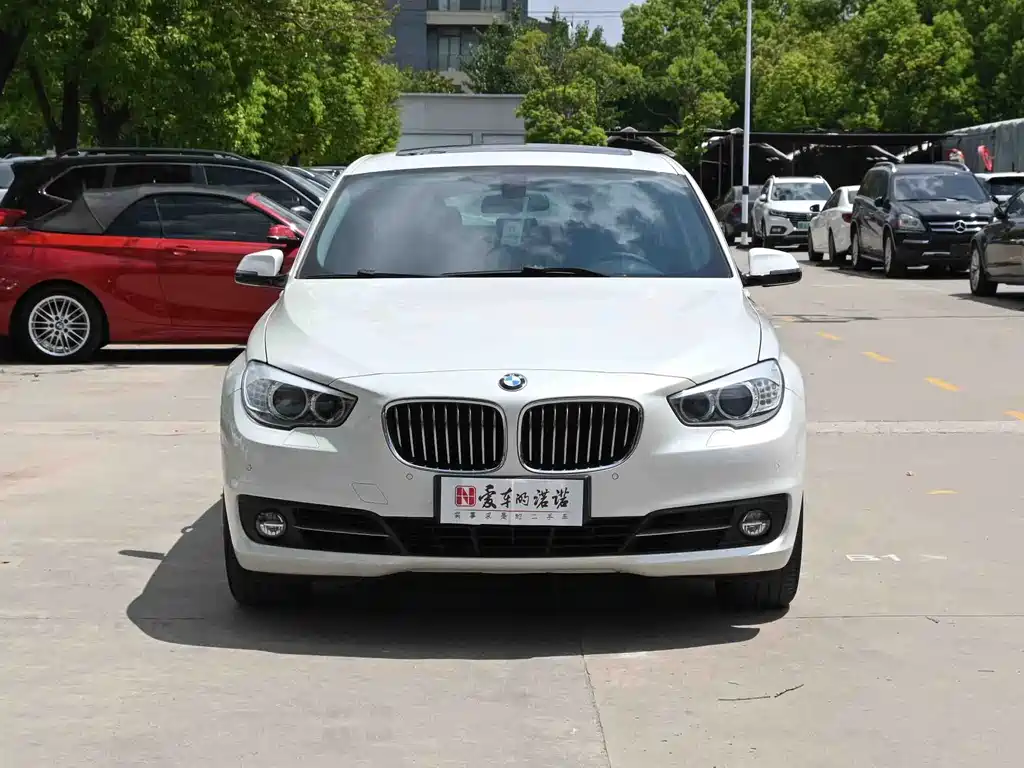 BMW 5 Series GT — миниатюра 2