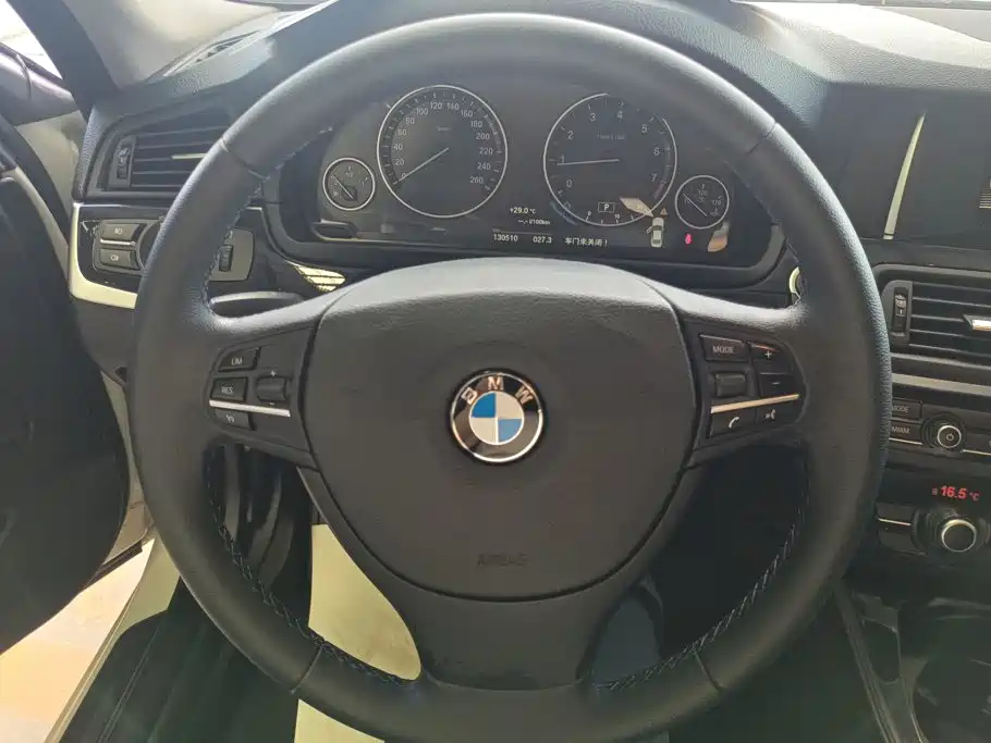 BMW 5 Series — миниатюра 15