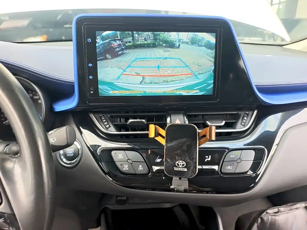 Toyota C-HR — миниатюра 13