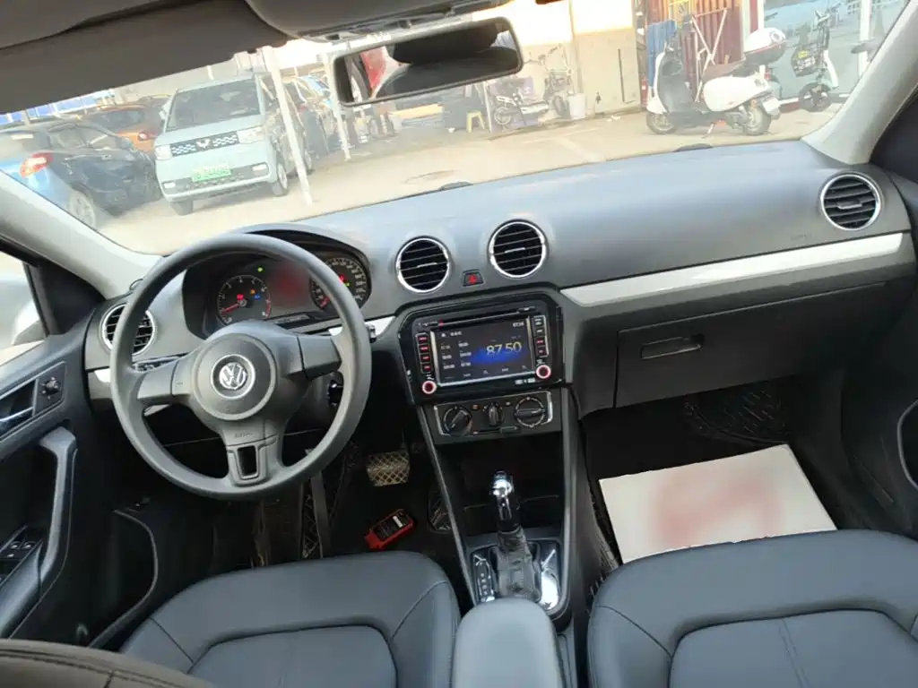 Volkswagen Jetta — миниатюра 10
