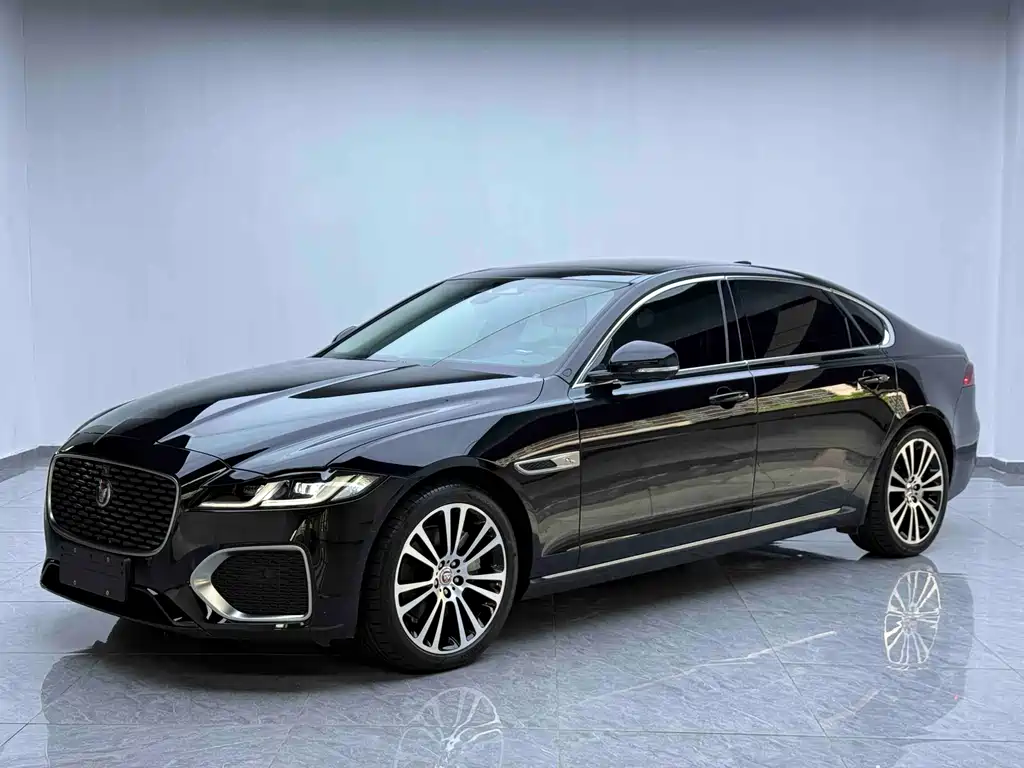 Купить Jaguar XFL
