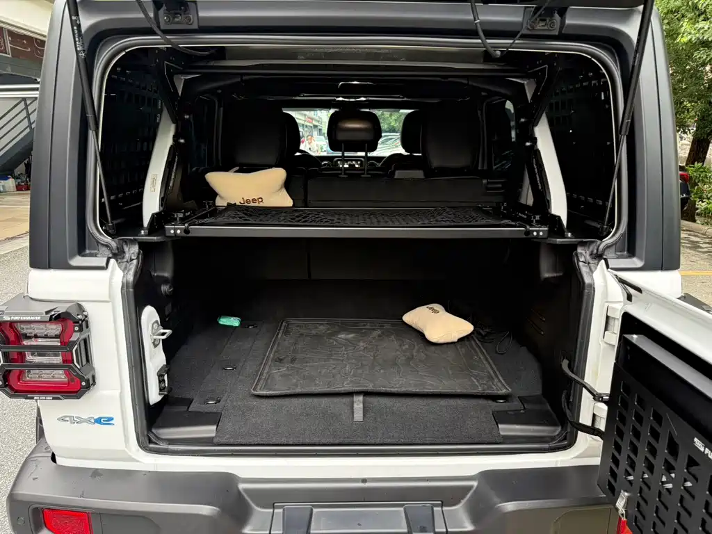 Jeep Wrangler PHEV — миниатюра 14