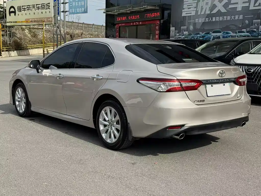 TOYOTA CAMRY