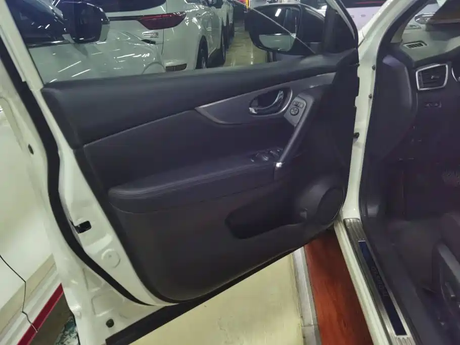 Nissan Qashqai — миниатюра 7
