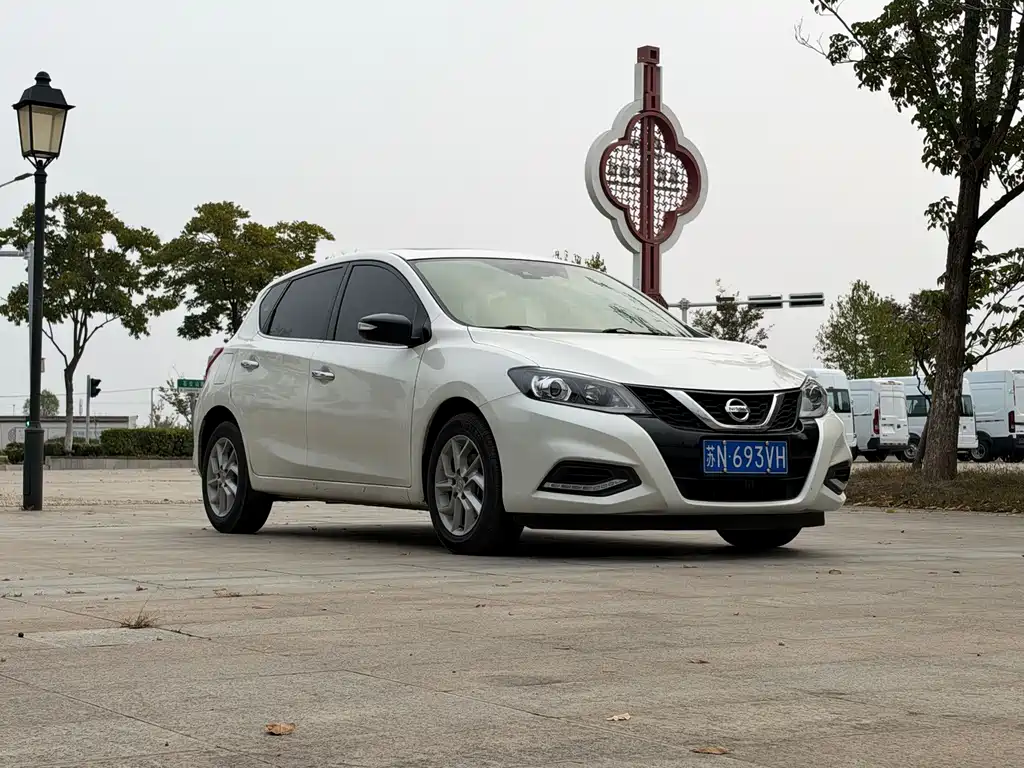 Nissan Tiida — миниатюра 3