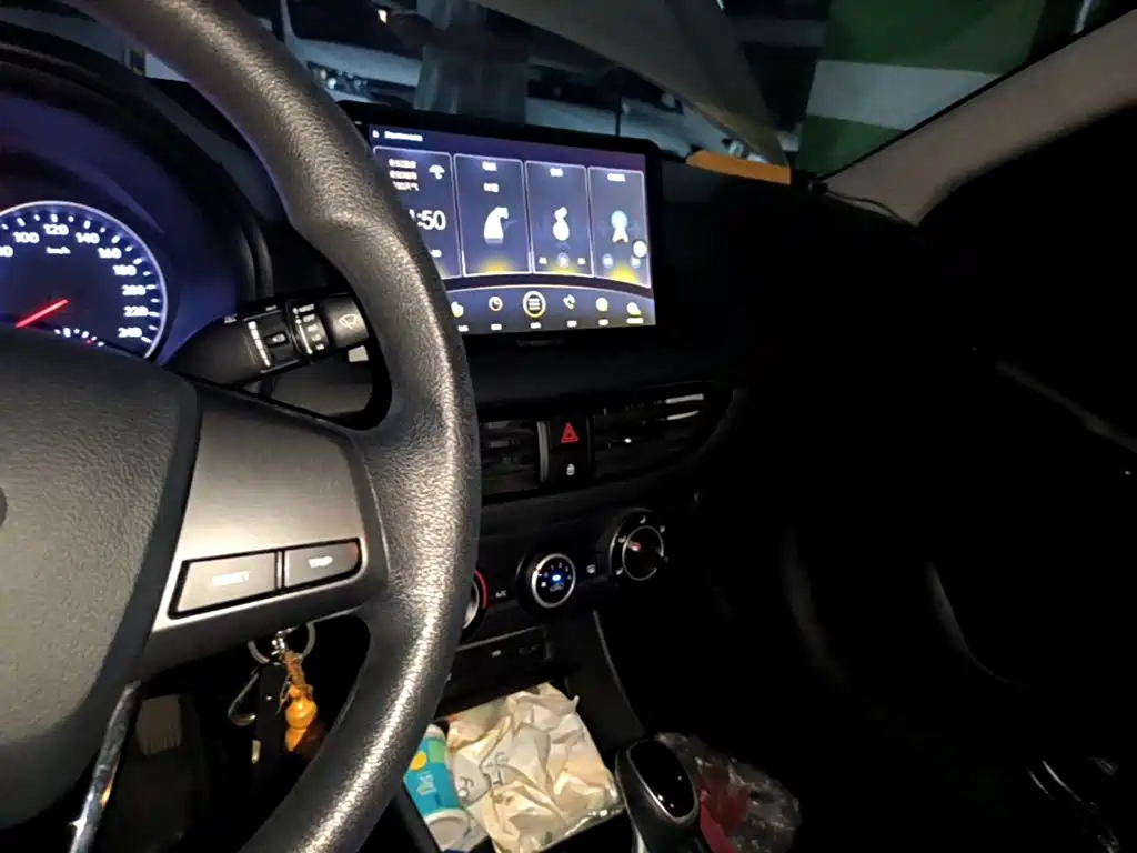 Hyundai Elantra — миниатюра 9