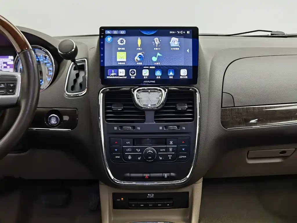 Chrysler Grand Voyager (Import) — миниатюра 12