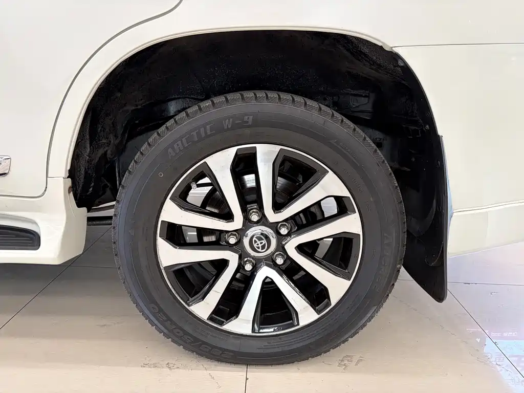 Toyota Land Cruiser — миниатюра 16