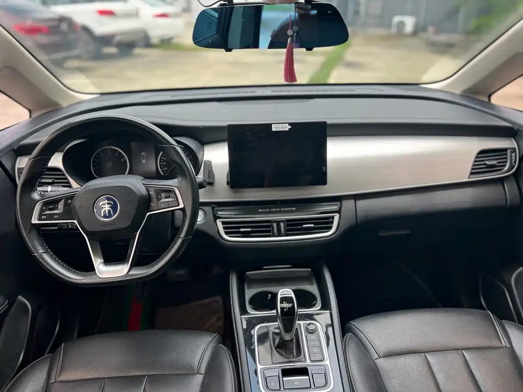 BYD MAX — миниатюра 7