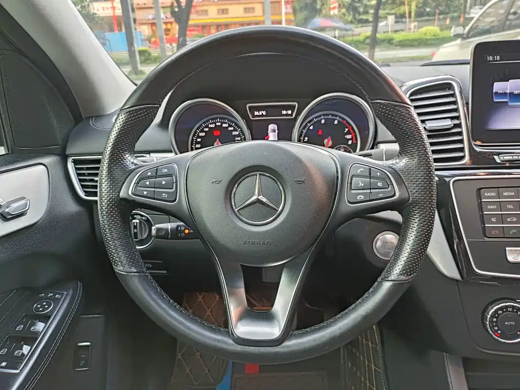 Mercedes-Benz GLE Coupe — миниатюра 9