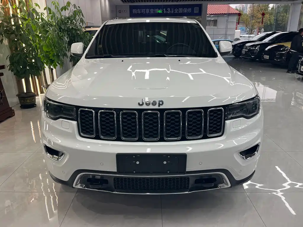 Jeep Grand Cherokee (Import) — миниатюра 2