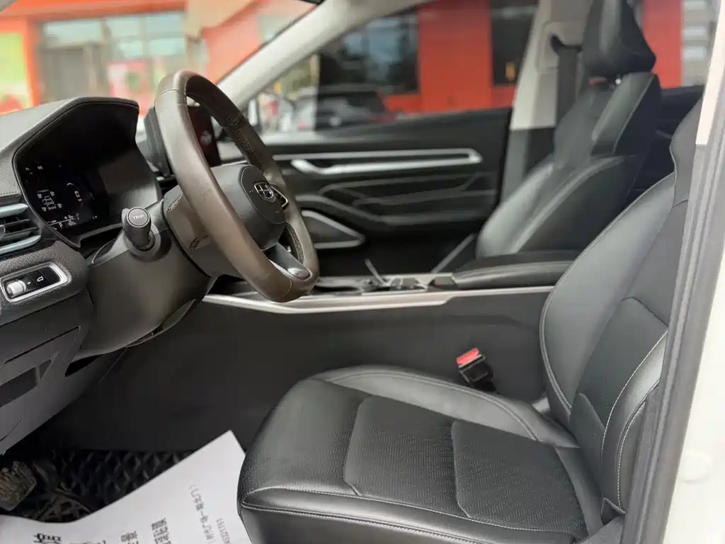 Geely Emgrand 2022 4 1.5L CVT Luxury