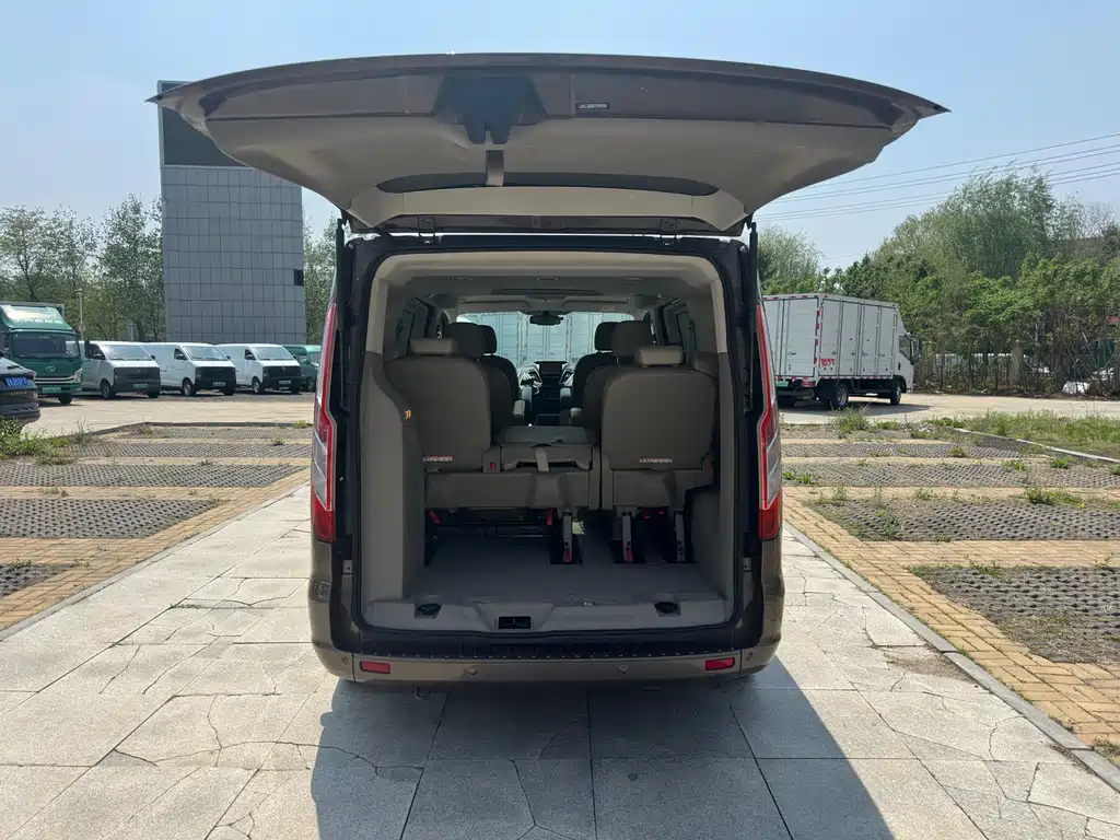 Ford Tourneo 2016 2.0T MT