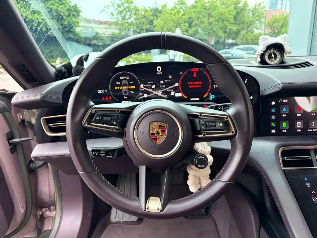 Porsche Taycan — миниатюра 17