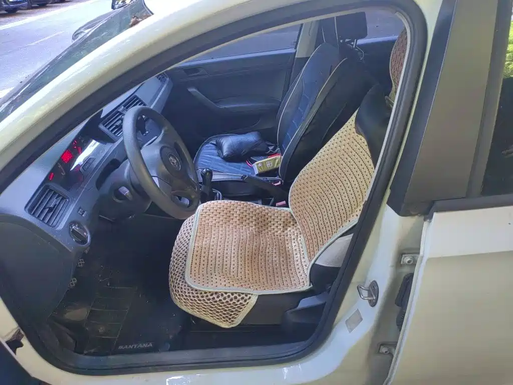 Volkswagen Santana — миниатюра 11