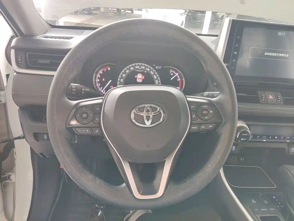 Toyota RAV4 — миниатюра 11