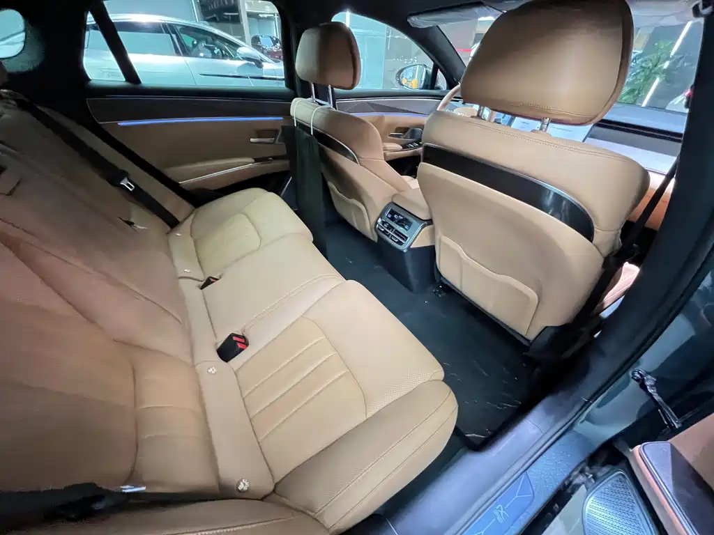 BYD Хань Ли — миниатюра 12