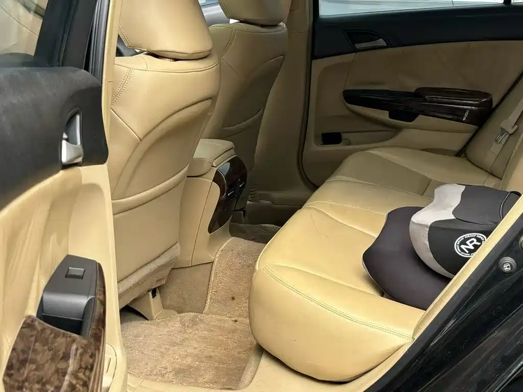 Honda Accord — миниатюра 7
