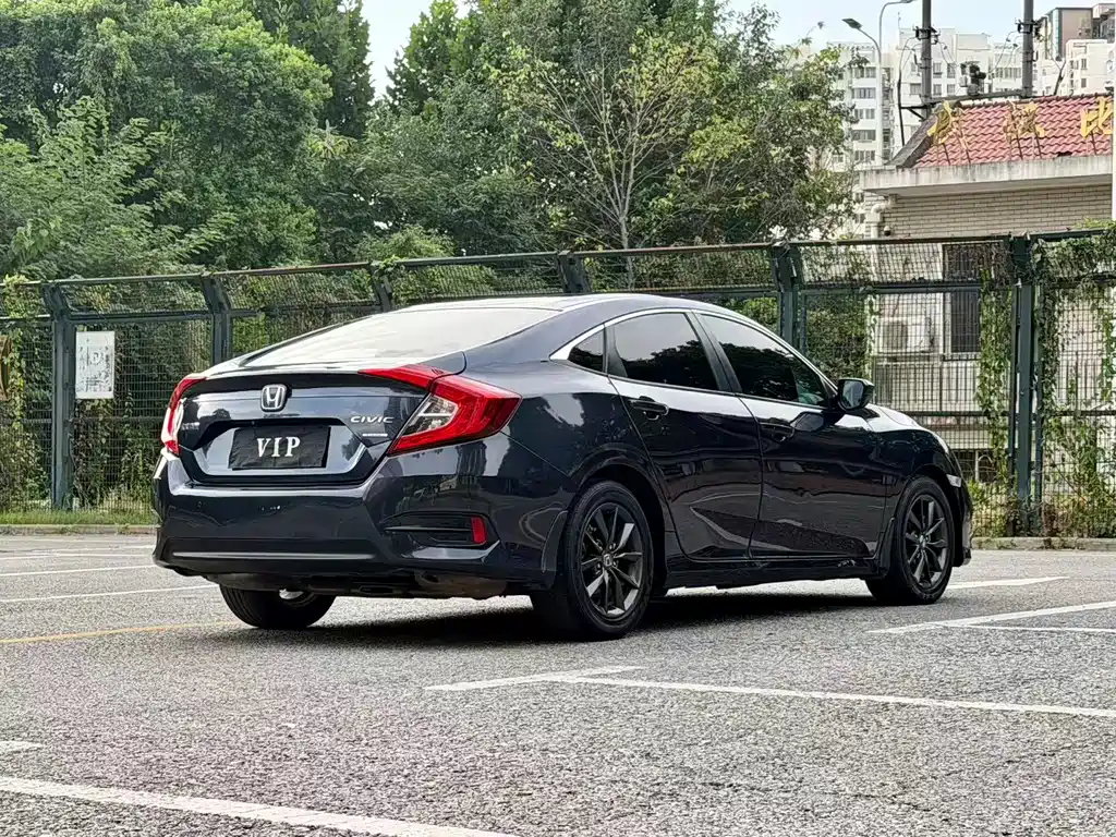 Honda Civic — миниатюра 8