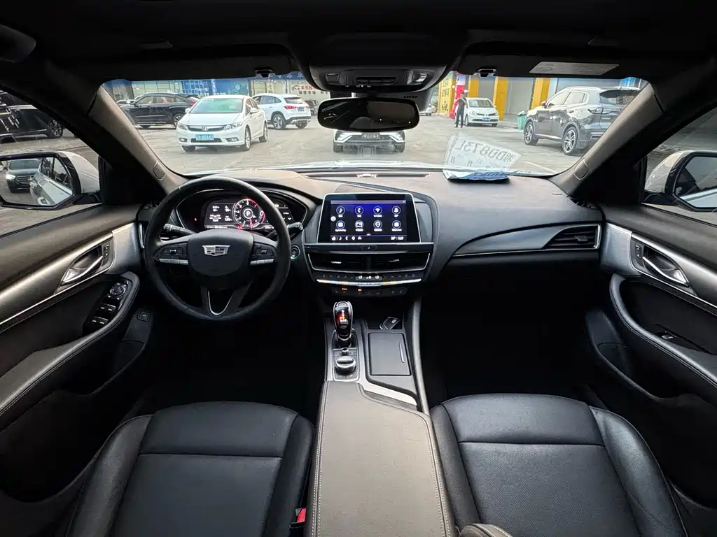 Cadillac CT5 — миниатюра 8