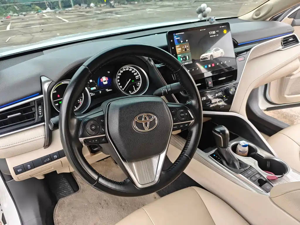 Toyota Camry — миниатюра 13