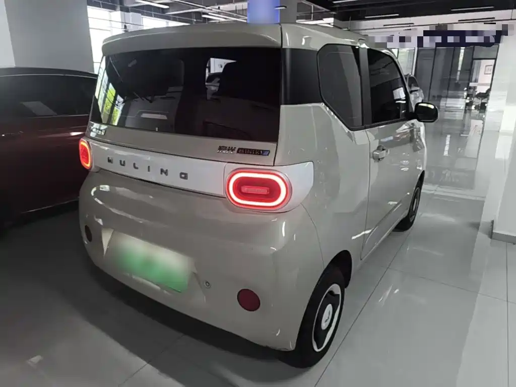 Wuling MINIEV — миниатюра 7