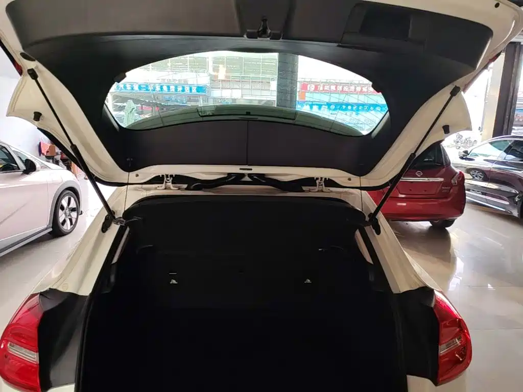 Mercedes-Benz GLA (Import) — миниатюра 19