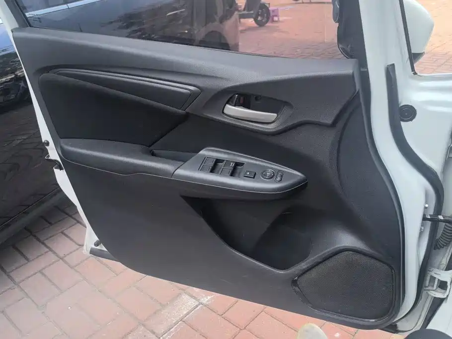 Honda Fit — миниатюра 6