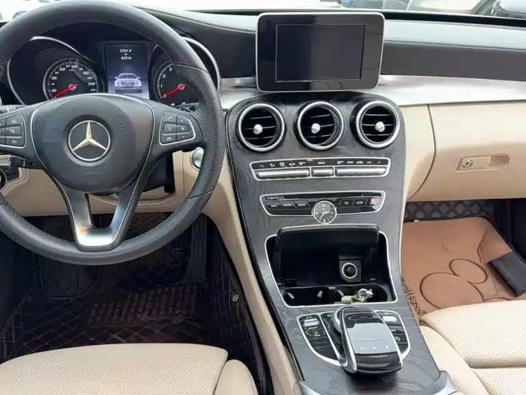 Mercedes-Benz C-Class — миниатюра 2