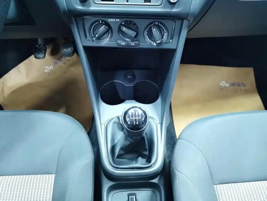 Volkswagen Polo — миниатюра 16
