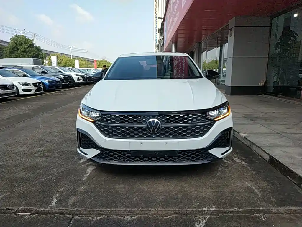 Volkswagen Lavida — миниатюра 3