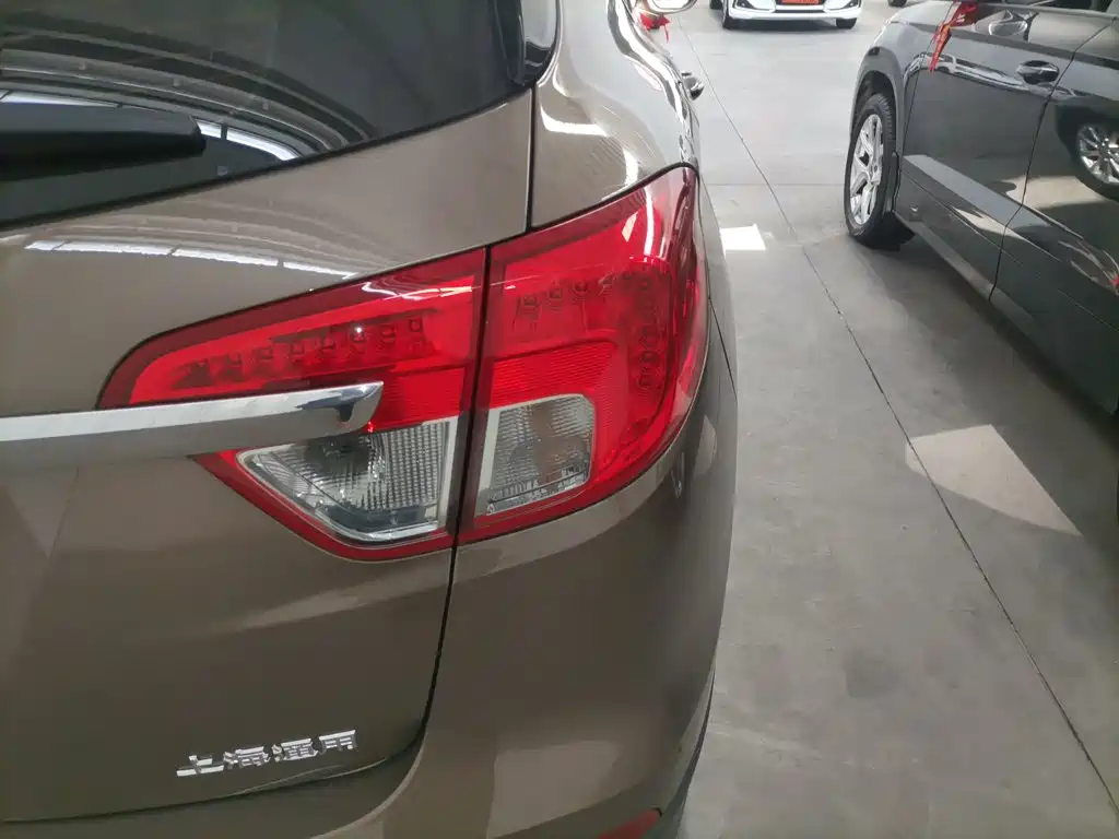 Buick Envision Plus — миниатюра 8