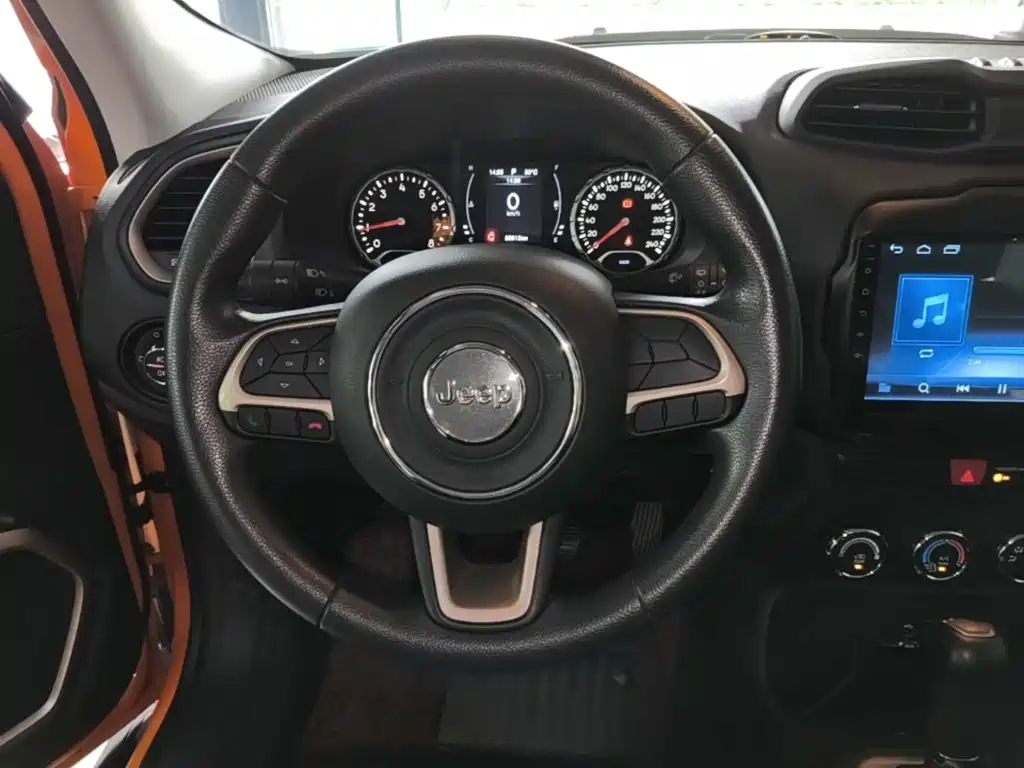 Jeep Renegade — миниатюра 11