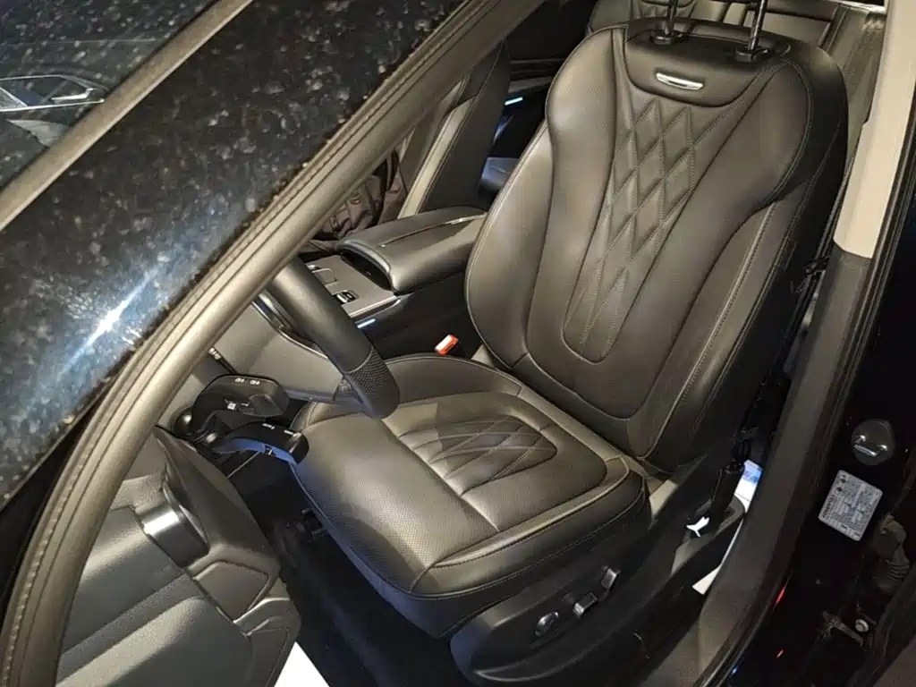Hongqi Hongqi HS7 PHEV — миниатюра 15