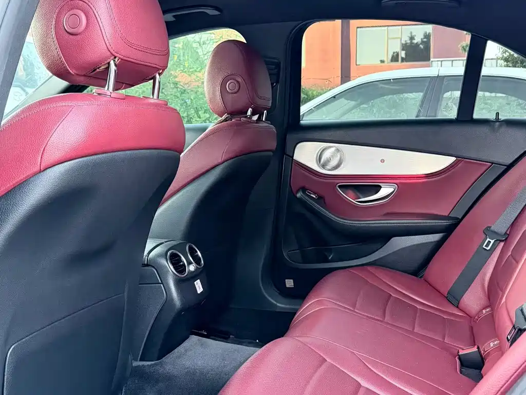 Mercedes-Benz C-Class — миниатюра 6