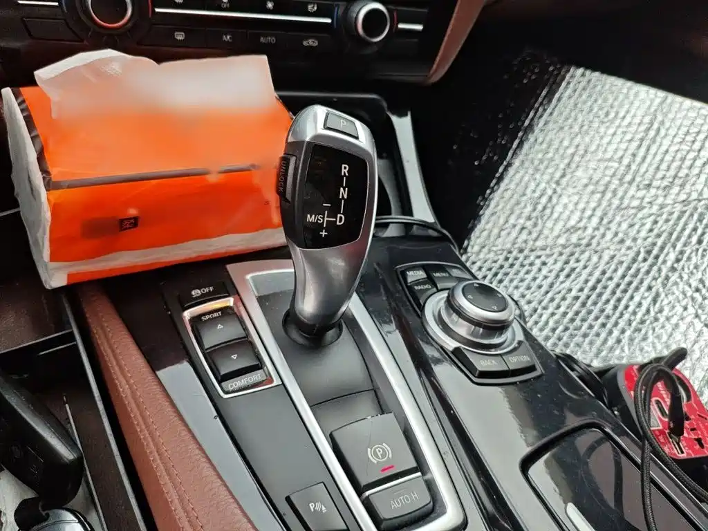 BMW 5 Series — миниатюра 7