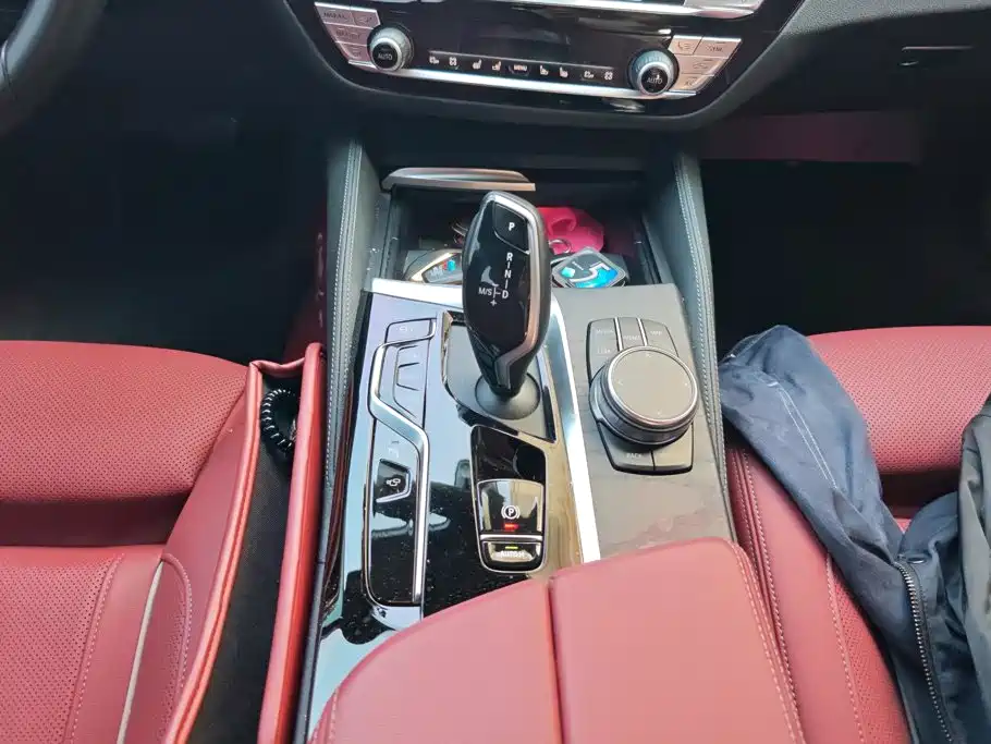 BMW 5 Series — миниатюра 16